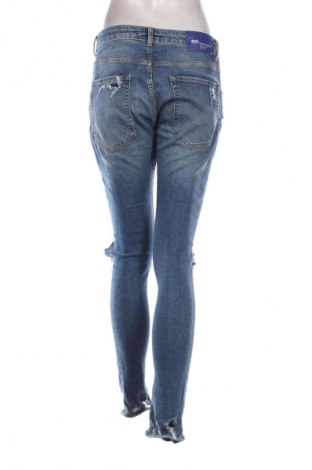 Damskie jeansy Bershka, Rozmiar M, Kolor Niebieski, Cena 67,00 zł