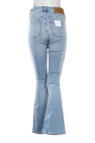 Dámske džínsy  Calvin Klein Jeans, Veľkosť M, Farba Modrá, Cena  35,95 €