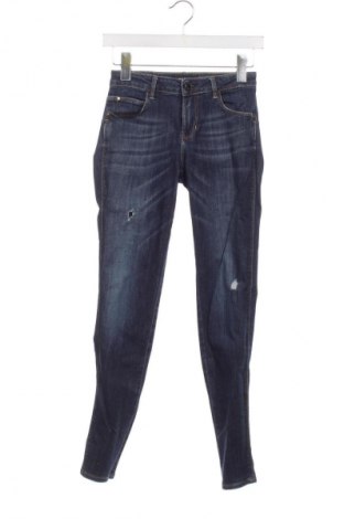 Blugi de femei Guess, Mărime XS, Culoare Albastru, Preț 126,99 Lei