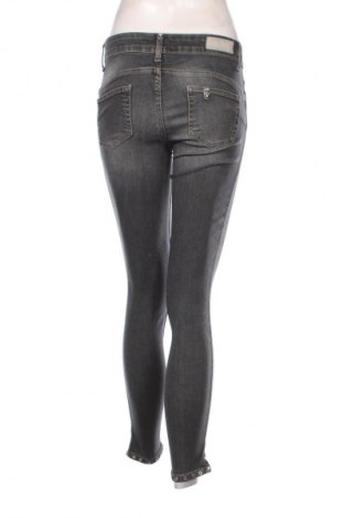 Damen Jeans Liu Jo, Größe S, Farbe Grau, Preis 52,69 €