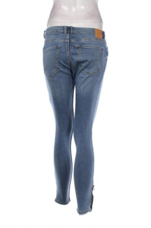 Damskie jeansy Mango, Rozmiar M, Kolor Niebieski, Cena 78,16 zł