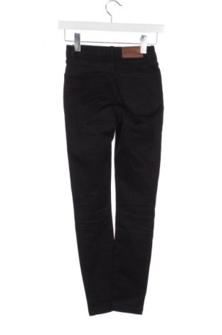 Damskie jeansy NA-KD, Rozmiar XXS, Kolor Czarny, Cena 61,99 zł