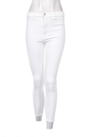 Damskie jeansy Pull&Bear, Rozmiar M, Kolor Biały, Cena 43,99 zł