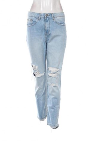 Damskie jeansy Pull&Bear, Rozmiar M, Kolor Niebieski, Cena 43,99 zł