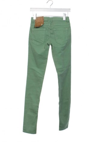 Дамски дънки Pull&Bear, Размер S, Цвят Зелен, Цена 30,99 лв.