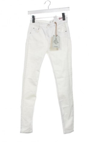 Damskie jeansy Pull&Bear, Rozmiar S, Kolor Biały, Cena 105,70 zł