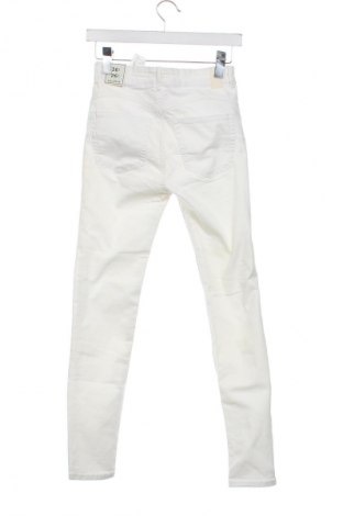 Damskie jeansy Pull&Bear, Rozmiar S, Kolor Biały, Cena 105,70 zł