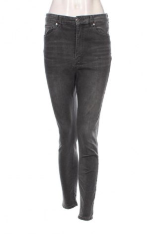 Női farmernadrág Pull&Bear, Méret M, Szín Szürke, Ár 5 800 Ft