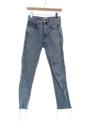 Damskie jeansy Pull&Bear, Rozmiar XS, Kolor Niebieski, Cena 66,39 zł
