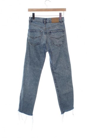 Damskie jeansy Pull&Bear, Rozmiar XS, Kolor Niebieski, Cena 66,39 zł