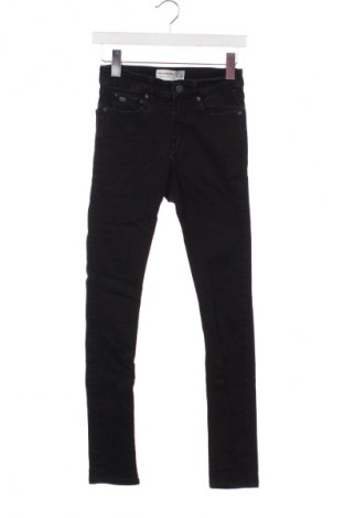 Blugi de femei Pull&Bear, Mărime XS, Culoare Negru, Preț 50,99 Lei
