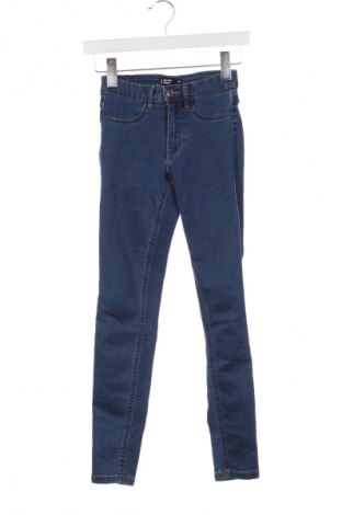 Damskie jeansy Sinsay, Rozmiar XXS, Kolor Niebieski, Cena 44,99 zł