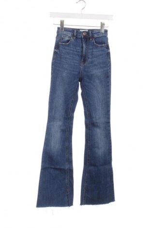 Blugi de femei Stradivarius, Mărime XXS, Culoare Albastru, Preț 76,32 Lei
