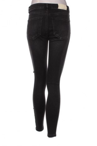 Blugi de femei Stradivarius, Mărime M, Culoare Negru, Preț 76,70 Lei
