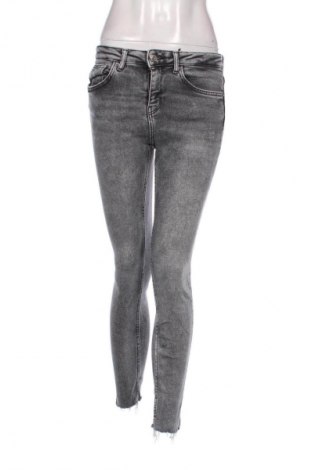 Damen Jeans Zara, Größe M, Farbe Grau, Preis 18,99 €