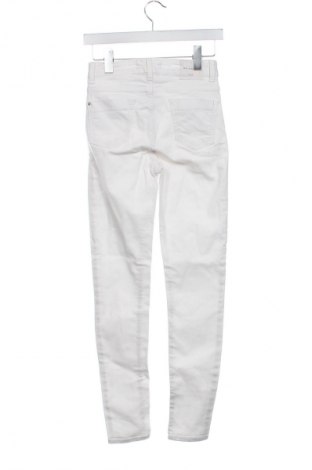Damen Jeans Zara, Größe XS, Farbe Weiß, Preis 19,12 €
