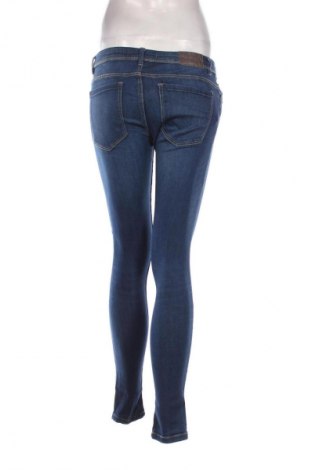 Damskie jeansy Zara, Rozmiar M, Kolor Niebieski, Cena 94,69 zł