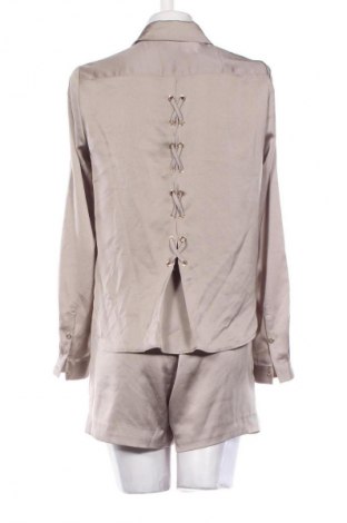 Női rövid overál Guess By Marciano, Méret M, Szín Bézs, Ár 17 029 Ft