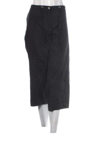 Дамски къс панталон Bpc Bonprix Collection, Размер 3XL, Цвят Черен, Цена 19,99 лв.
