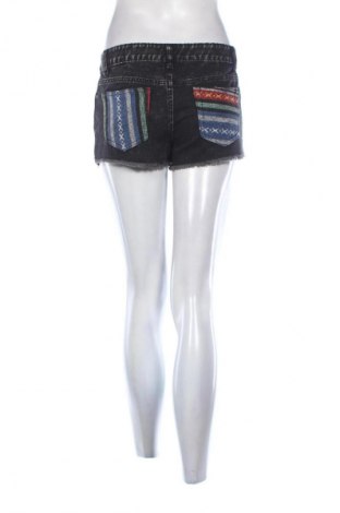 Damskie szorty Glamorous, Rozmiar S, Kolor Czarny, Cena 62,99 zł