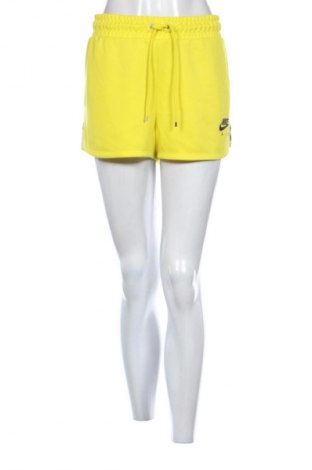 Női rövidnadrág Nike, Méret L, Szín Sárga, Ár 7 479 Ft