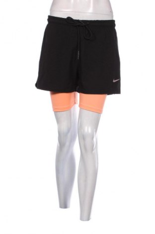Női rövidnadrág Nike, Méret M, Szín Fekete, Ár 6 800 Ft
