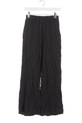 Γυναικείο παντελόνι Bershka, Μέγεθος XS, Χρώμα Γκρί, Τιμή 14,83 €