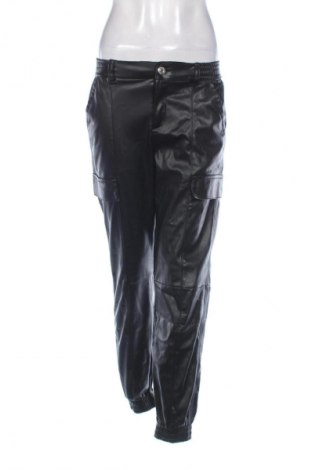 Női nadrág Bershka, Méret S, Szín Fekete, Ár 10 830 Ft