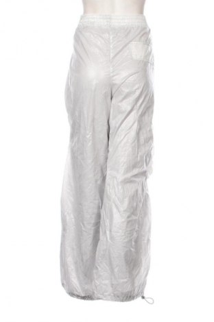 Damskie spodnie Bershka, Rozmiar XL, Kolor Srebrzysty, Cena 89,71 zł