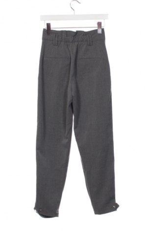 Pantaloni de femei Bershka, Mărime XS, Culoare Gri, Preț 76,32 Lei
