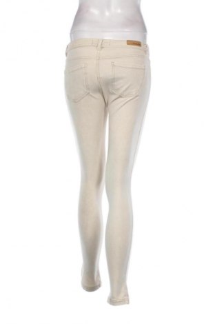 Női nadrág Bershka, Méret M, Szín Ekrü
, Ár 5 865 Ft