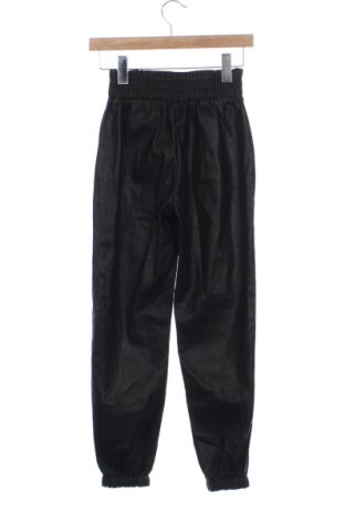 Γυναικείο παντελόνι Bershka, Μέγεθος XS, Χρώμα Μαύρο, Τιμή 14,83 €