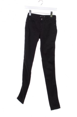 Dámské kalhoty  Guess, Velikost XS, Barva Černá, Cena  949,00 Kč