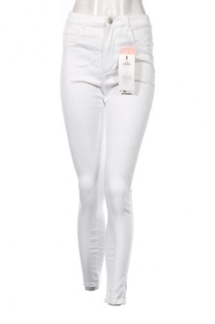 Γυναικείο παντελόνι Only Fashion, Μέγεθος M, Χρώμα Λευκό, Τιμή 29,99 €