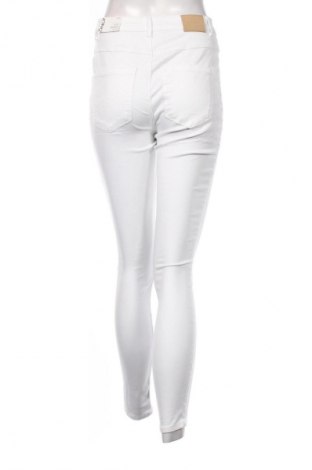 Γυναικείο παντελόνι Only Fashion, Μέγεθος M, Χρώμα Λευκό, Τιμή 29,99 €