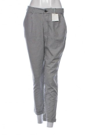 Damenhose Pull&Bear, Größe M, Farbe Mehrfarbig, Preis 23,52 €