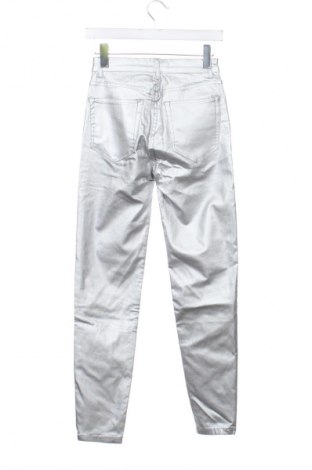 Damenhose Pull&Bear, Größe M, Farbe Silber, Preis 23,53 €