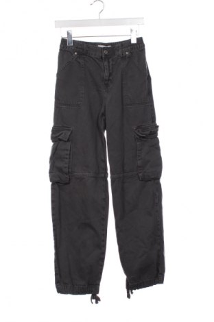 Dámské kalhoty  Pull&Bear, Velikost XS, Barva Šedá, Cena  367,00 Kč