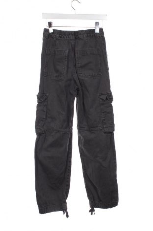 Dámské kalhoty  Pull&Bear, Velikost XS, Barva Šedá, Cena  367,00 Kč