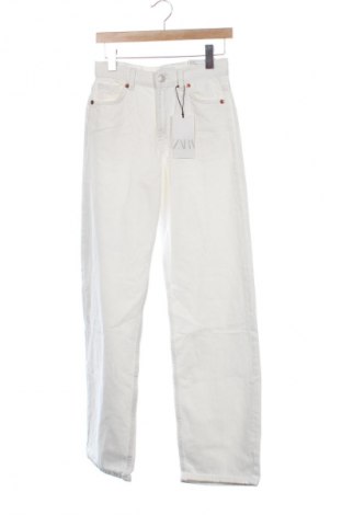 Pantaloni de femei Zara, Mărime S, Culoare Alb, Preț 163,99 Lei