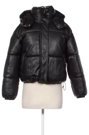 Γυναικείο δερμάτινο μπουφάν Bershka, Μέγεθος XS, Χρώμα Μαύρο, Τιμή 44,60 €