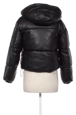 Γυναικείο δερμάτινο μπουφάν Bershka, Μέγεθος XS, Χρώμα Μαύρο, Τιμή 44,60 €