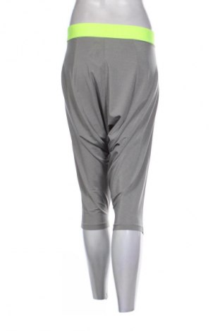 Γυναικείο αθλητικό παντελόνι Nike, Μέγεθος XL, Χρώμα Γκρί, Τιμή 20,99 €