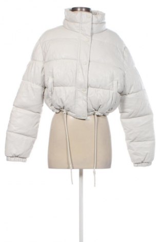 Dámská bunda  Bershka, Velikost L, Barva Bílá, Cena  829,00 Kč