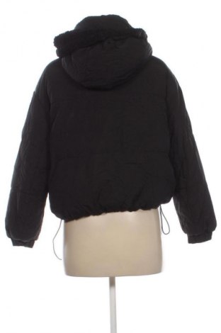 Γυναικείο μπουφάν Bershka, Μέγεθος XS, Χρώμα Μαύρο, Τιμή 34,99 €