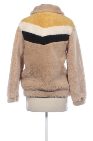 Дамско яке Bershka, Размер XS, Цвят Бежов, Цена 42,99 лв.