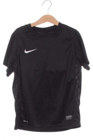 Dětské tričko  Nike, Velikost 6-7y/ 122-128 cm, Barva Černá, Cena  316,00 Kč