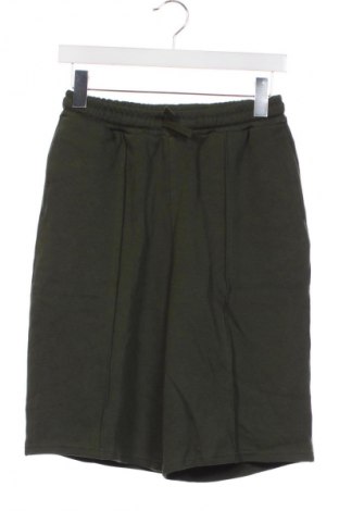 Pantaloni scurți pentru copii LC Waikiki, Mărime 11-12y/ 152-158 cm, Culoare Verde, Preț 69,05 Lei