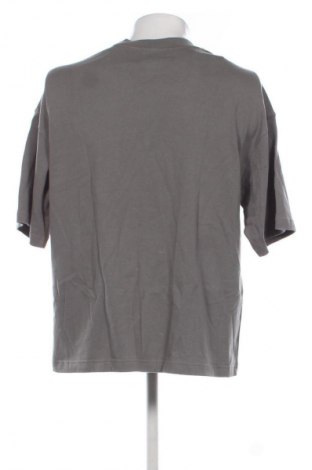 Мъжка тениска Calvin Klein, Размер L, Цвят Сив, Цена 68,99 лв.