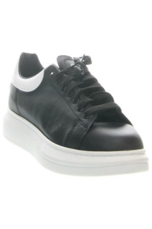 Férfi cipők
 RunnerBoss, Méret 43, Szín Fekete, Ár 16 739 Ft